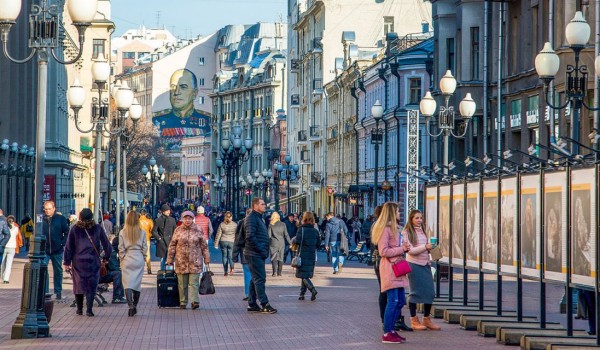 Фотовыставка «Знаковые места Москвы: прошлое, настоящее и будущее» открылась на Арбате