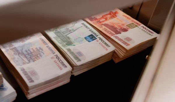 Телефонные мошенники выманили у супружеской пары пенсионеров в Москве почти 10 млн руб.