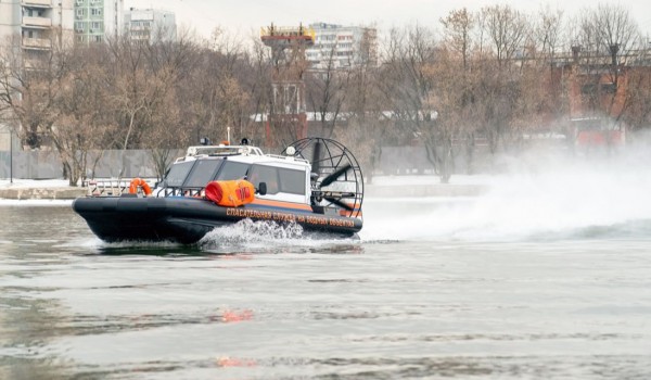 Свыше 20 судов на воздушной подушке будут патрулировать столичные водоемы зимой
