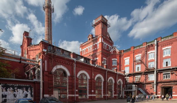 Работы трех художников появятся на поверхностях завода «Кристалл»