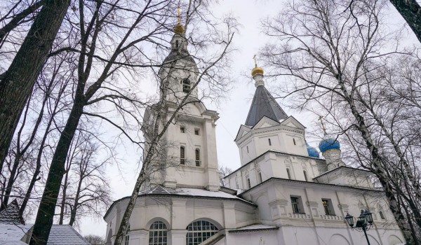 Специалисты начали реставрацию церкви 1645 года постройки в Вешняках