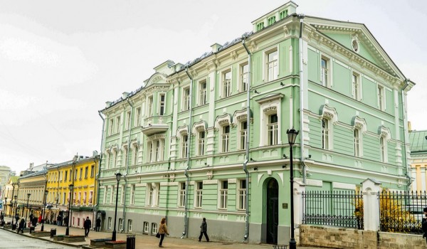 Собянин сообщил о завершении реставрации Доходного дома Натальи Тюляевой