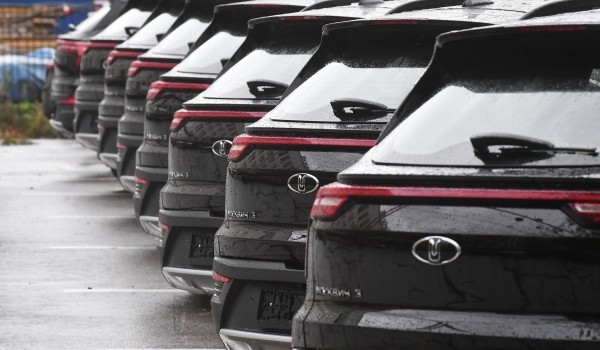 Более 100 автомобилей модели «Москвич 6» продали с конца октября
