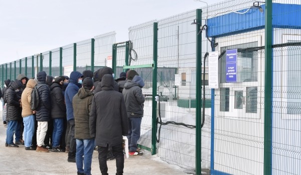 Власти Москвы сообщили о планах снизить число трудовых мигрантов в городе