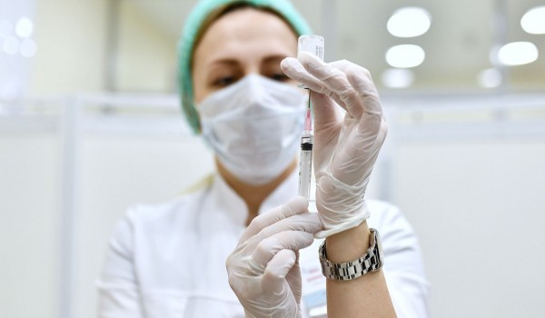 Почти 60% москвичей сделали прививку от гриппа