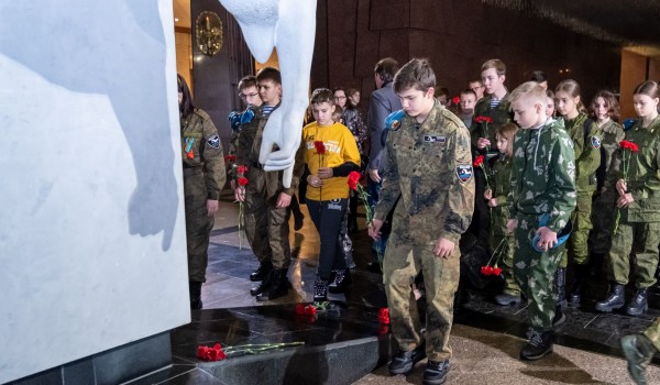 Памятные мероприятия в День Неизвестного солдата прошли в Музее Победы