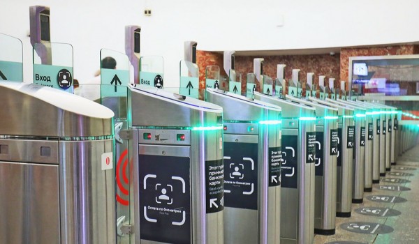 Более 150 тыс. поездок совершают горожане с помощью системы оплаты по биометрии