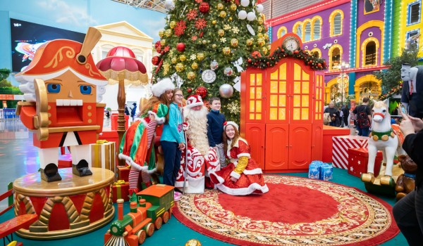 Около 10 тыс. новогодних подарков вручат детям в парке «Остров Мечты»