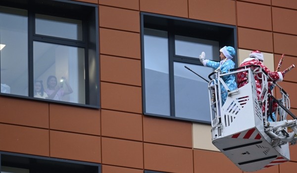 Главврач Морозовской больницы поблагодарил спасателей за участие в акции «Новогодний десант»
