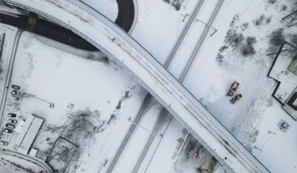 Около 100 км дорог построят в городе за год