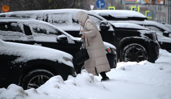 «Желтый» уровень опасности объявили в городе до вечера 24 января из-за гололедицы