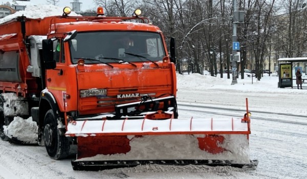 Городские службы ликвидируют последствия снегопада