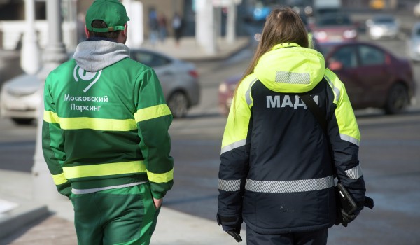 Порядка 3,5 тыс. водителей оставили машины под запрещающими знаками на велополосе в январе