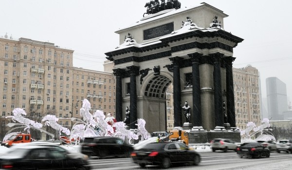 Москвичей призвали быть внимательными на дорогах из-за ледяного дождя