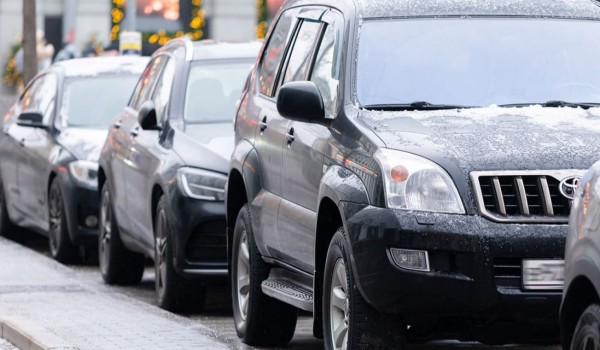 Водители воспользовались парковками со шлагбаумом свыше 78 тыс. раз в Москве