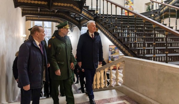 Мэр рассказал о завершении реставрации здания штаба Московского военного округа
