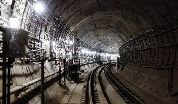 Платформа строящейся станции «ЗИЛ» Троицкой линии метро выполнена в монолите