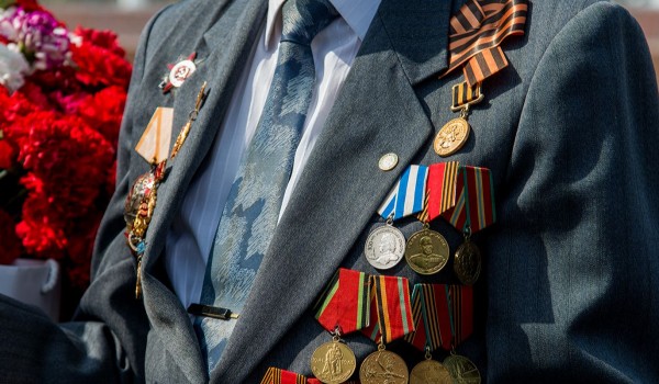 Собянин: Матпомощь ко Дню Победы получат ветераны и труженики тыла