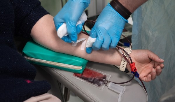 Число постоянных доноров крови в России увеличилось на 18% за два года