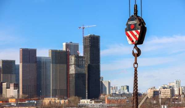 Жилой квартал освободили от заброшенной постройки в районе Соколиная гора