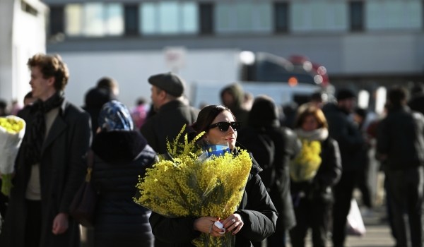 «Желтый» уровень опасности из-за гололедицы продлили в столице до вечера 15 марта