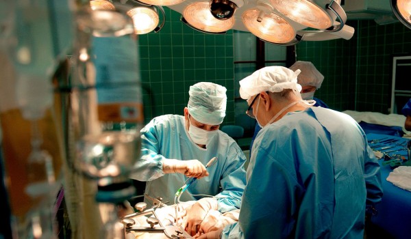Собянин рассказал об уникальном оснащении операционных в городских больницах
