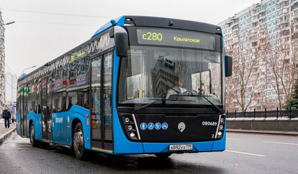 Автобусный маршрут от станции метро «Крылатское» до медучреждений заработал в ЗАО