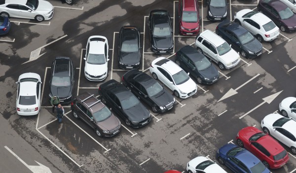 Доля всех безналичных оплат парковок со шлагбаумом в этом году достигла 91%