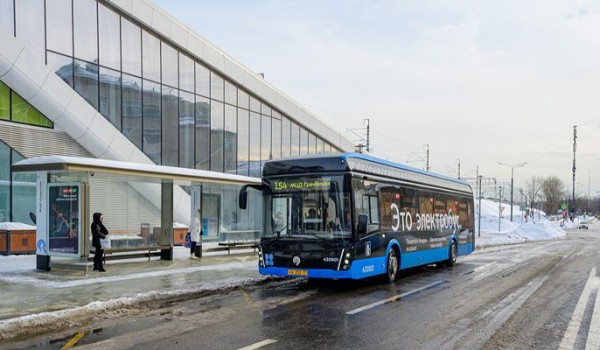Ликсутов: Электробус ЛиАЗ с новым дизайном уже три недели ездит по дорогам столицы