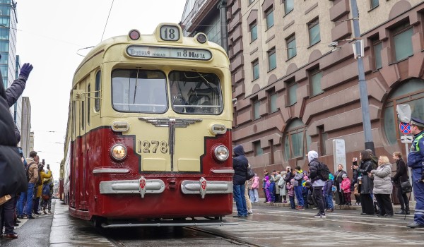 Парад в честь 125-летия запуска первого электрического трамвая на Лесной улице