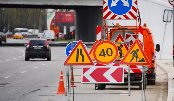 Движение транспорта на ряде улиц в ЦАО и ЮВАО будет временно ограничено 26 апреля, 2 и 5 мая