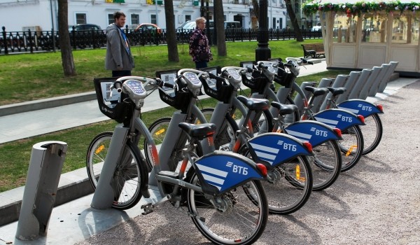 Станционные велосипеды обозначены на более чем 150 указателях в метро и МЦК