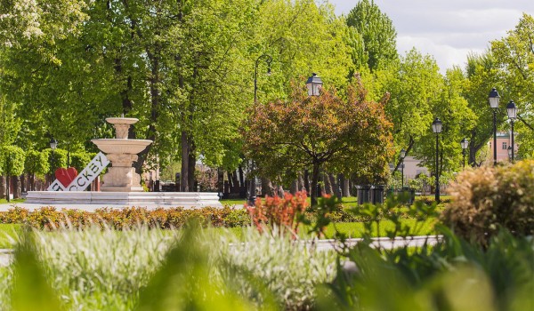 Праздник Весны и Труда широко отметят в 28 парках города