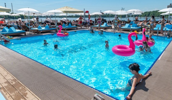Свыше 1,5 тыс. бассейнов работает в Москве
