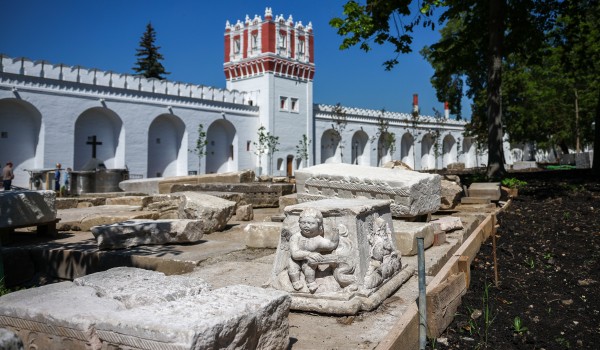 Москвичам рассказали, как будет выглядеть лапидарий на территории Новодевичьего монастыря