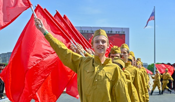 Собянин посетил парад кадетского движения Москвы