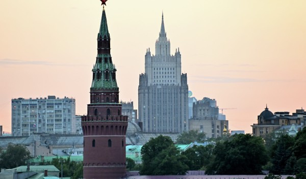 ВЦИОМ: Россияне считают Москву, Санкт-Петербург и Байкал самыми интересными местами страны