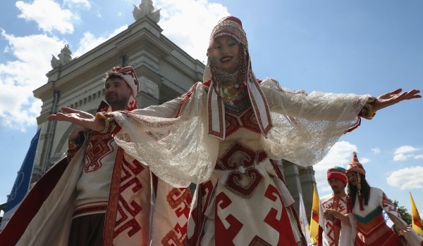«Благостные послания». Глава Чувашии рассказал о символах национального чувашского костюма на празднике Акатуй
