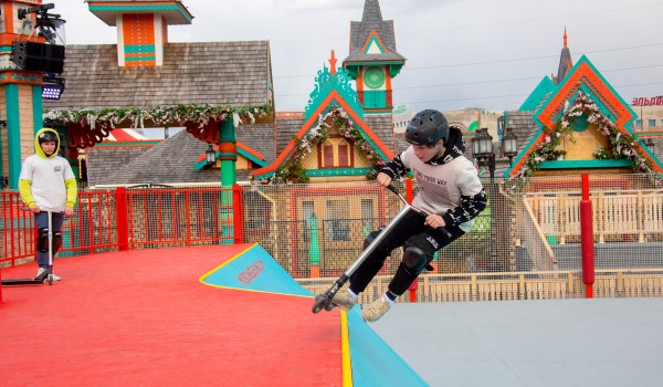 Скейтпарк открылся на площадке «Московских сезонов» на улице Адмирала Руднева