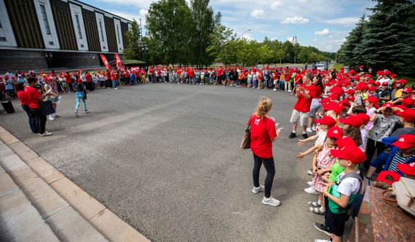 Свыше 2 тыс. детей посетили клуб «Лето Побед» за первый месяц работы