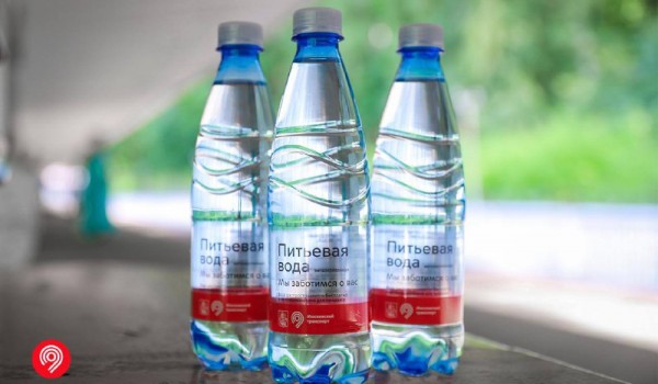 Более 89,6 тыс. бутылок с водой раздали за неделю на московском транспорте