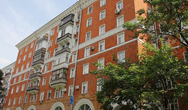 Почти 370 домов красного цвета капитально отремонтировали в Москве