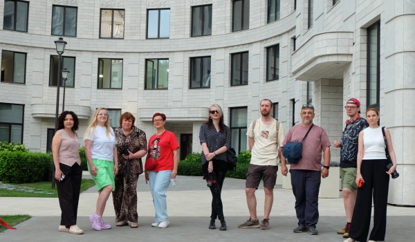 Участники городского фотоконкурса «Планета Москва» посетили «Поселок художников» на севере столицы