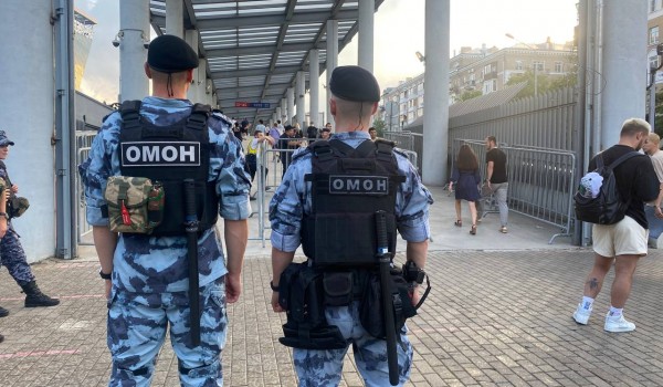 Росгвардейцы обеспечили безопасность на футбольном матче в Москве