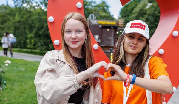 Молодые москвичи начинают заниматься благотворительностью