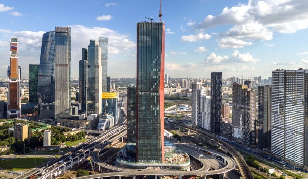 Новая визуальная доминанта комплекса небоскребов iCITY с яркой архитектурой появилась в «Москва-Сити»