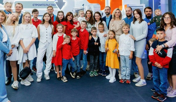 Первыми гостями форума-фестиваля «Территория будущего. Москва 2030» стали семьи с детьми