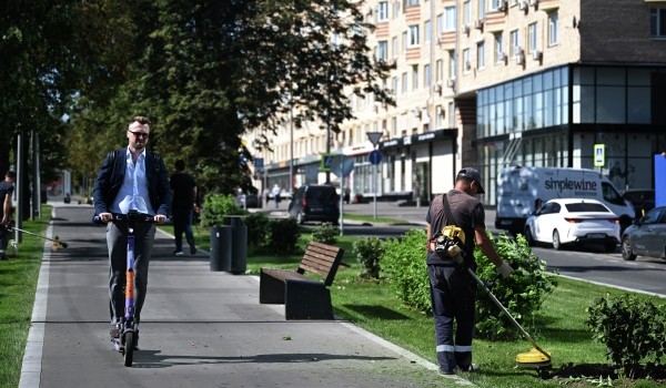 Газон появился в жилом квартале на месте заброшенной постройки в Лефортове