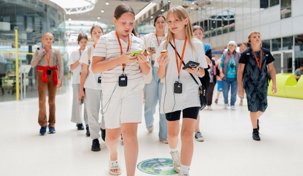 Площадку «Москвы 2030» в «Сколково» посетили дети из Курской области