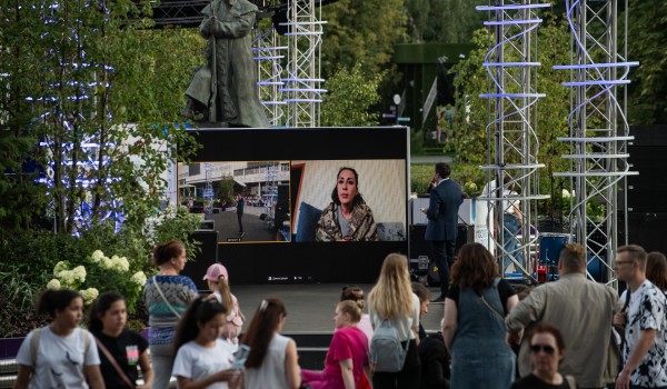 Журналистка Изабелла Либерман на фестивале «Москва 2030» поделилась своей историей